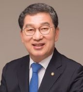 신정훈